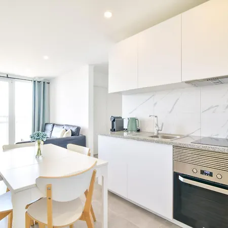 By Moje ポルティマン