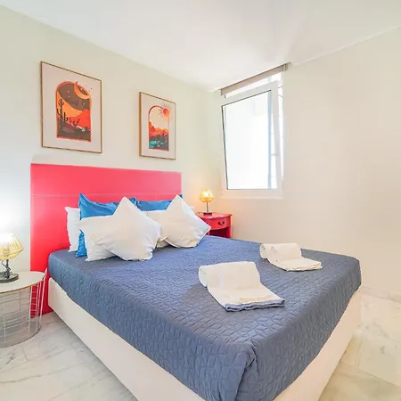 By Moje アパート *