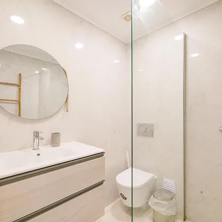 By Moje アパート